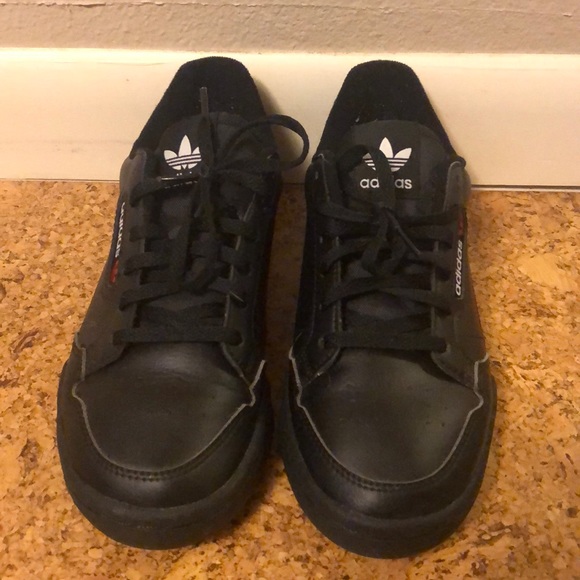 black tennis shoes adidas